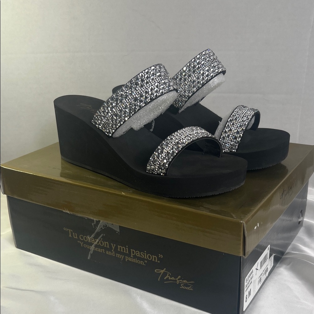 Thalia Sodi Women’s Glittering Eleanna Black & Silver Wedges 8M‎ New in Box